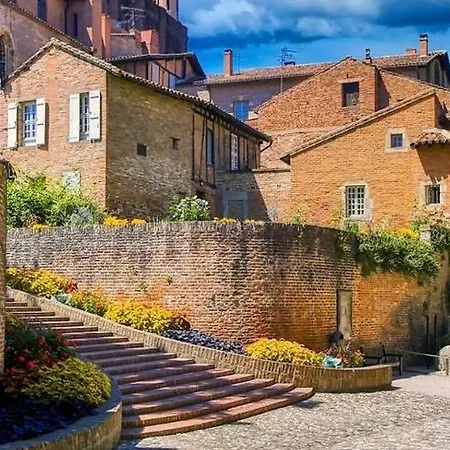 Apartment Climatise Avec Parking A Albi